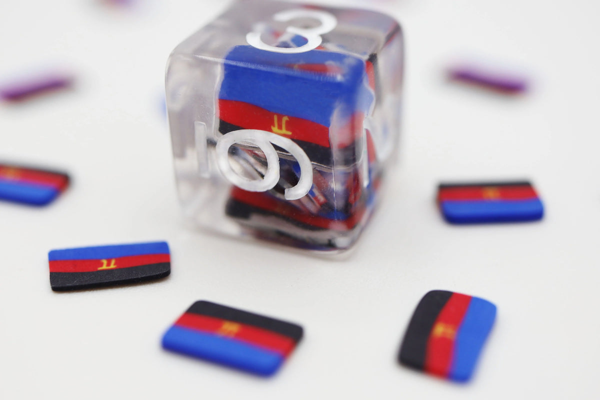 Jeu de dés de JDR du drapeau polyamoureux