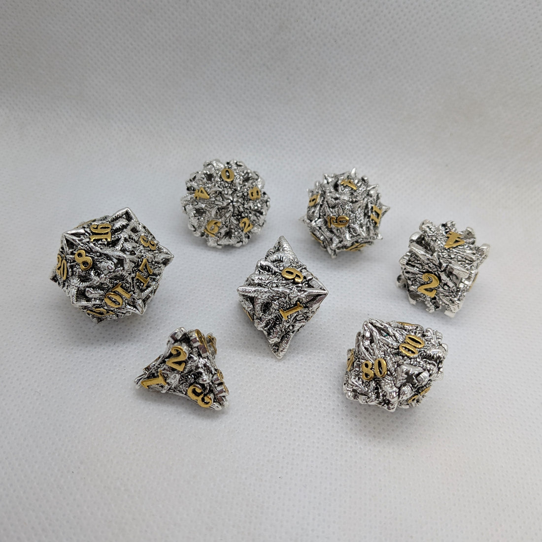 Hollow Metal Dice: Dragon Head
