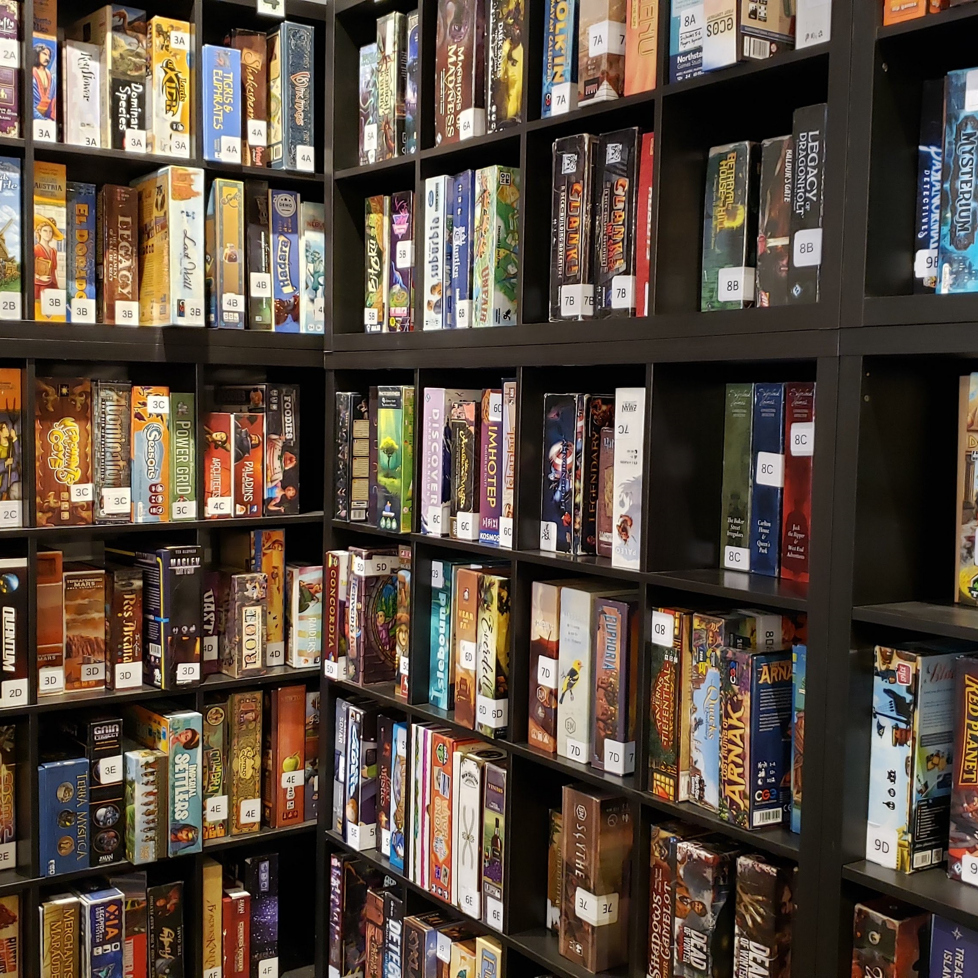 Table Top Cafe Boardgames, Puzzles, D&D Edmonton Boardgame Cafe